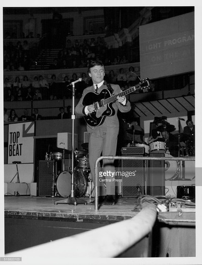 Gerry Marsden with AC50 and T60 bass cabinet on stage