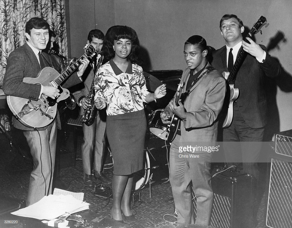 Sounds Incorporated with Mary Wells